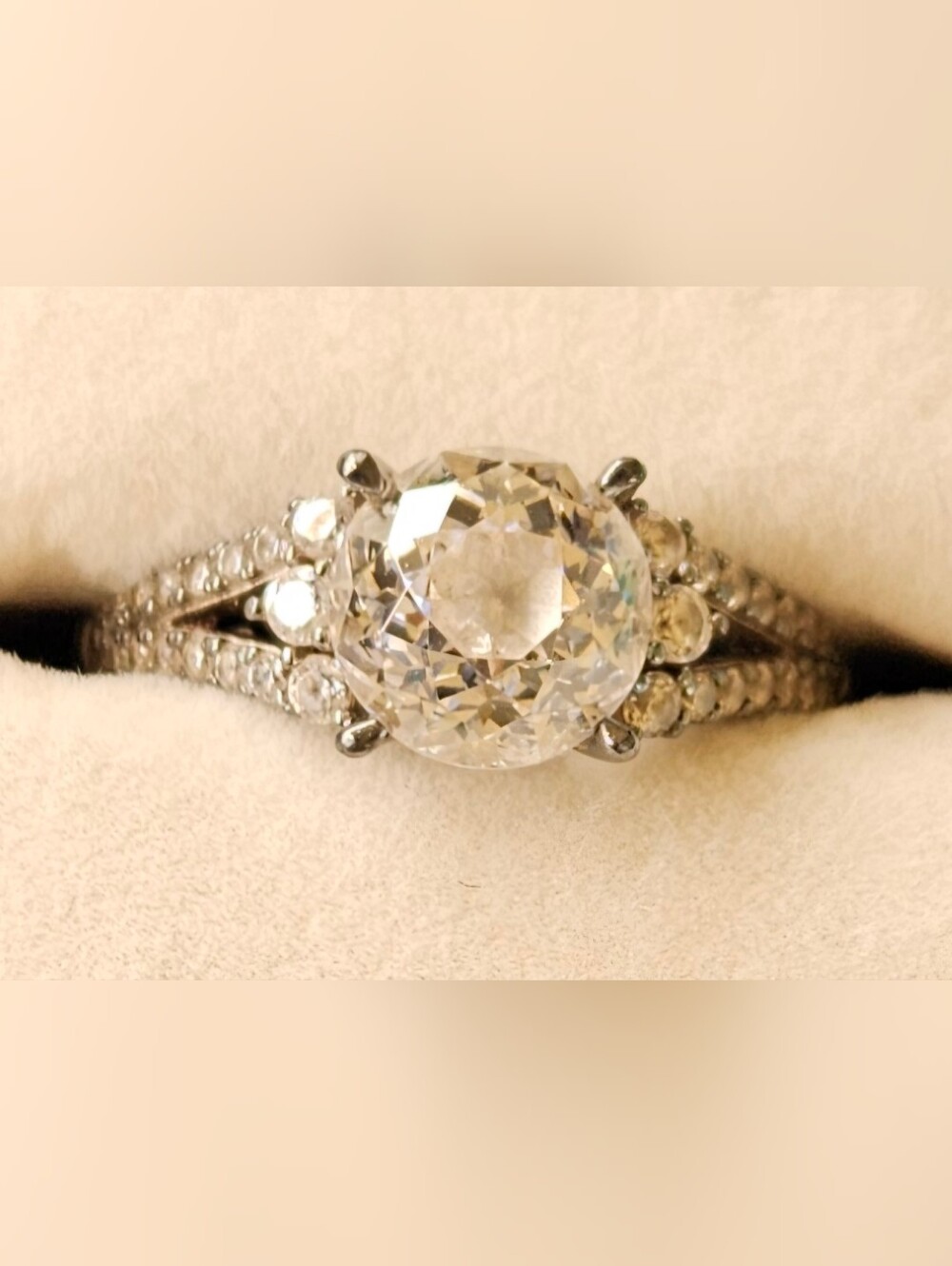 Sterling Silver Womens Ring With CZ Stone And Small CZ Accents Size 7 (Mb1)